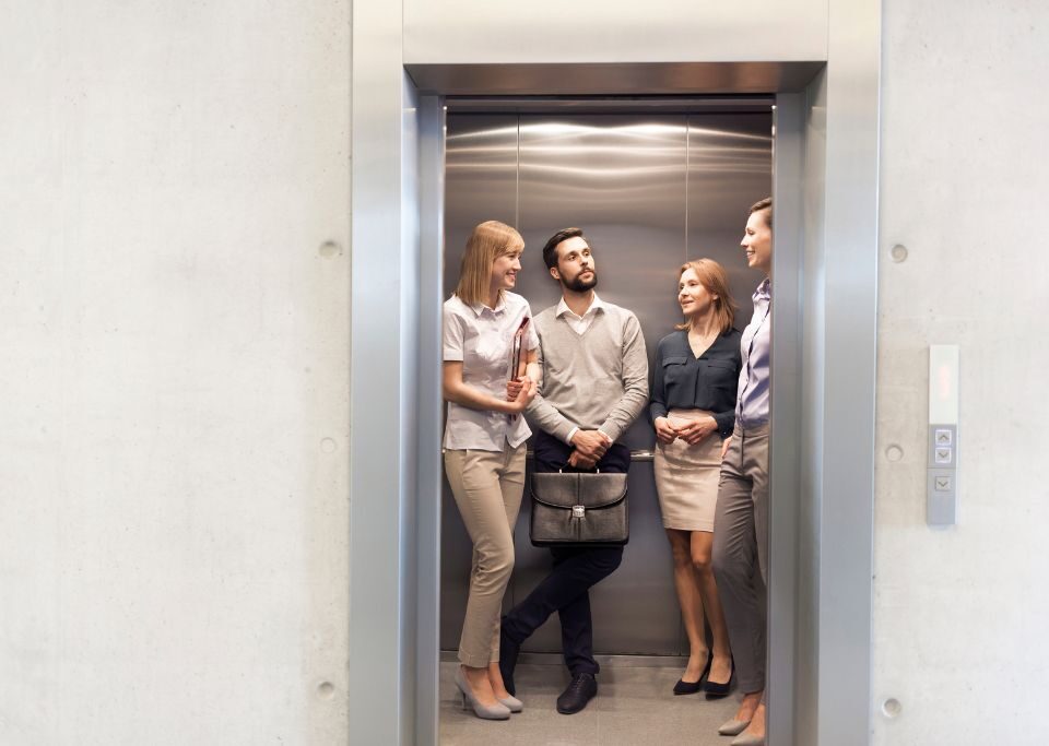 rimanere bloccati in ascensore cosa fare